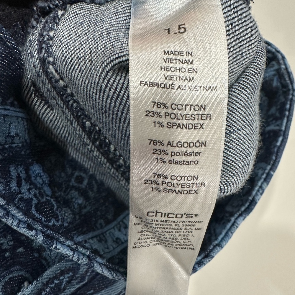 Chico's Blue Paisley Women Jeans - Picture 4 of 6